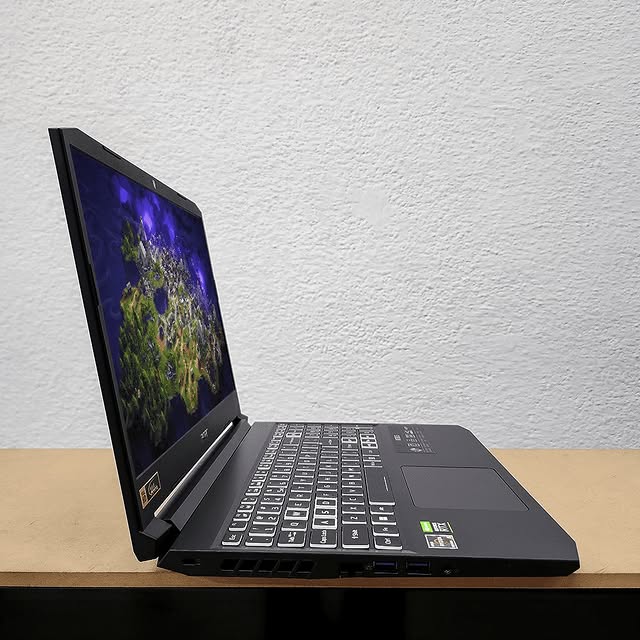 Notebook Acer Nitro 5 AN515-45-R6XD RYZEN 5 5600H RTX 3060 16GB 512GB